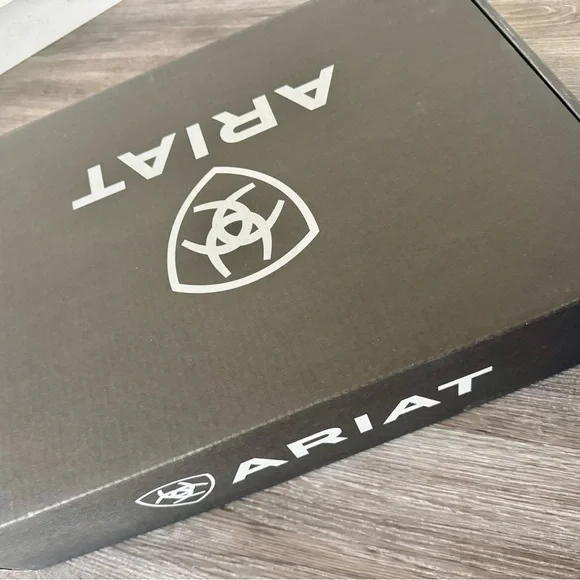 BNIB Women’s Ariat x Yellowstone Arena Dirt Boot in TAN ROUGHOUT|TOFFEE CRUNCH - Picture 5 of 12